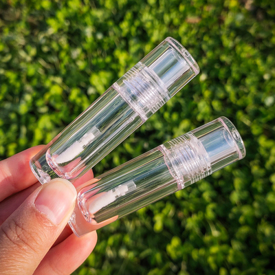 Un buon prezzo. Al dettaglio tubi contenitori di lucido labiale rossetto imballaggio cosmetico tubo di lucido labiale di plastica in linea