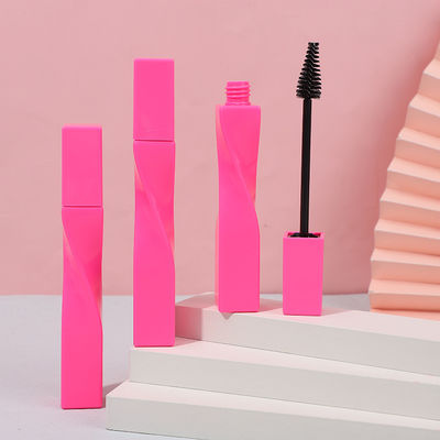 Un buon prezzo. Tubo mascara in plastica da 10 ml con pennello, colori personalizzati in linea