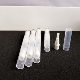 Un buon prezzo. Nuovo materiale PP rossetto lucido, tubi lucidi colore trasparente OEM in linea